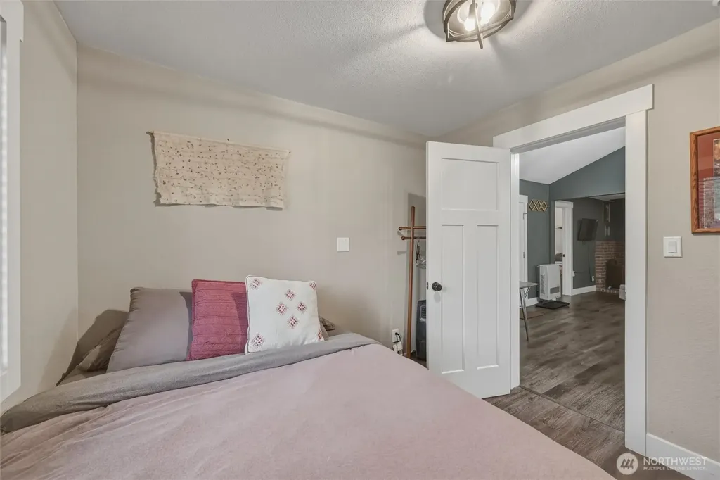 6425 Little Big Horn Maple Falls WA 98266