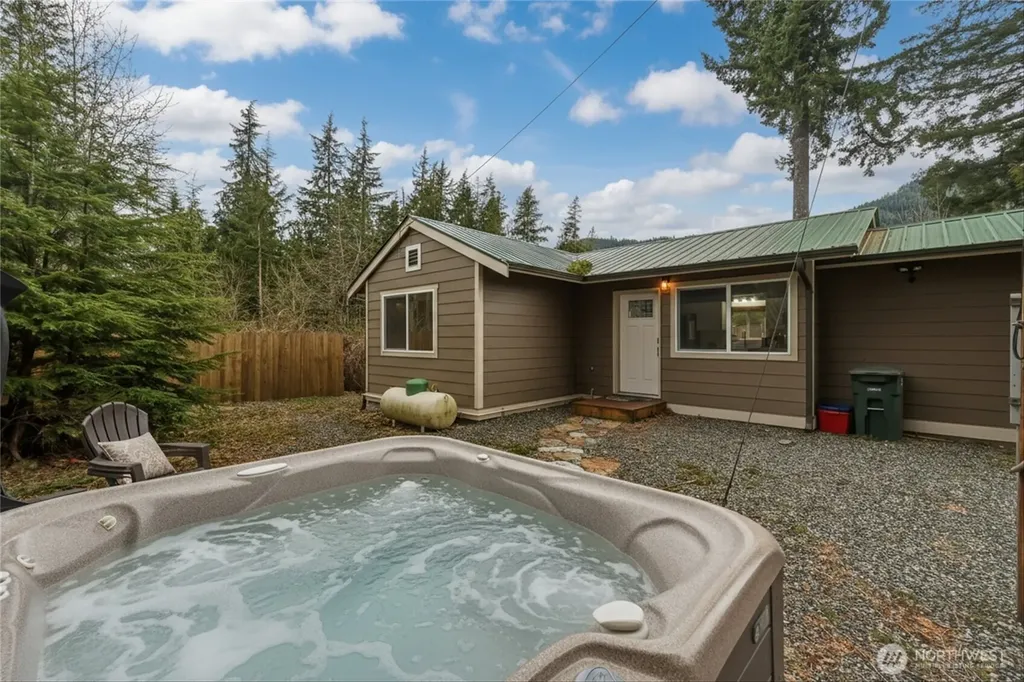 6425 Little Big Horn Maple Falls WA 98266