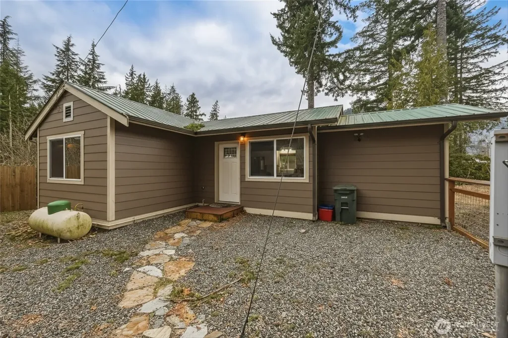 6425 Little Big Horn Maple Falls WA 98266