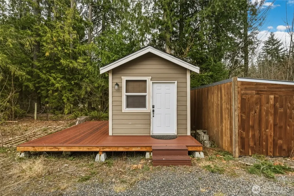 6425 Little Big Horn Maple Falls WA 98266