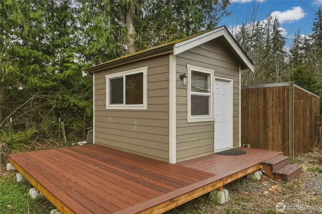 6425 Little Big Horn Maple Falls WA 98266
