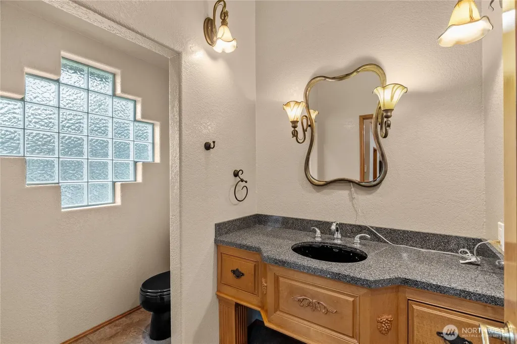 100 S 9th Street Montesano WA 98563