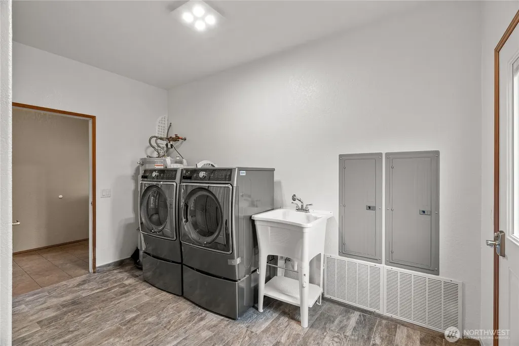 100 S 9th Street Montesano WA 98563