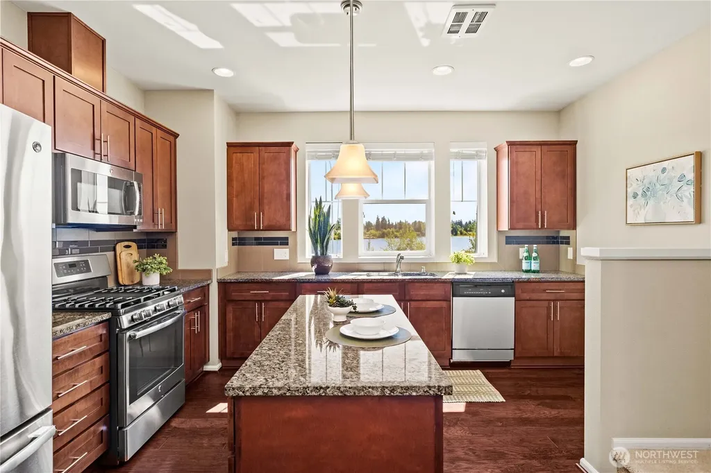 1912 113th Place SE Everett WA 98208