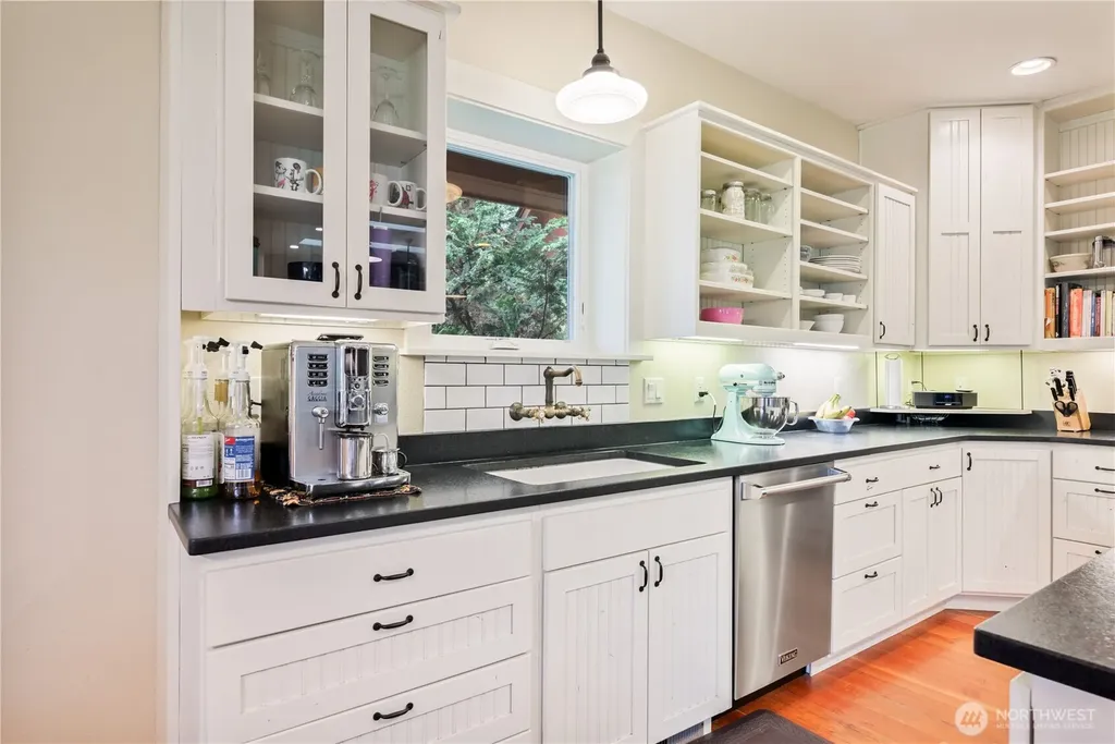 180 Trinity Drive Castle Rock WA 98611
