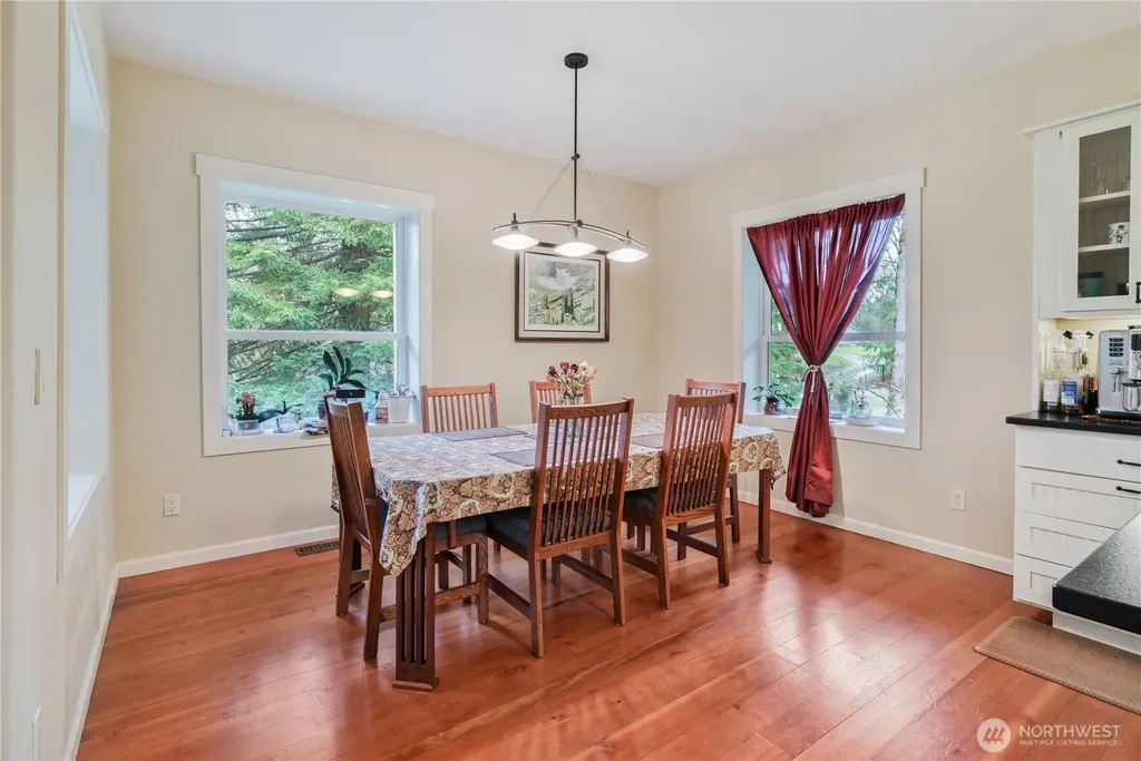 180 Trinity Drive Castle Rock WA 98611