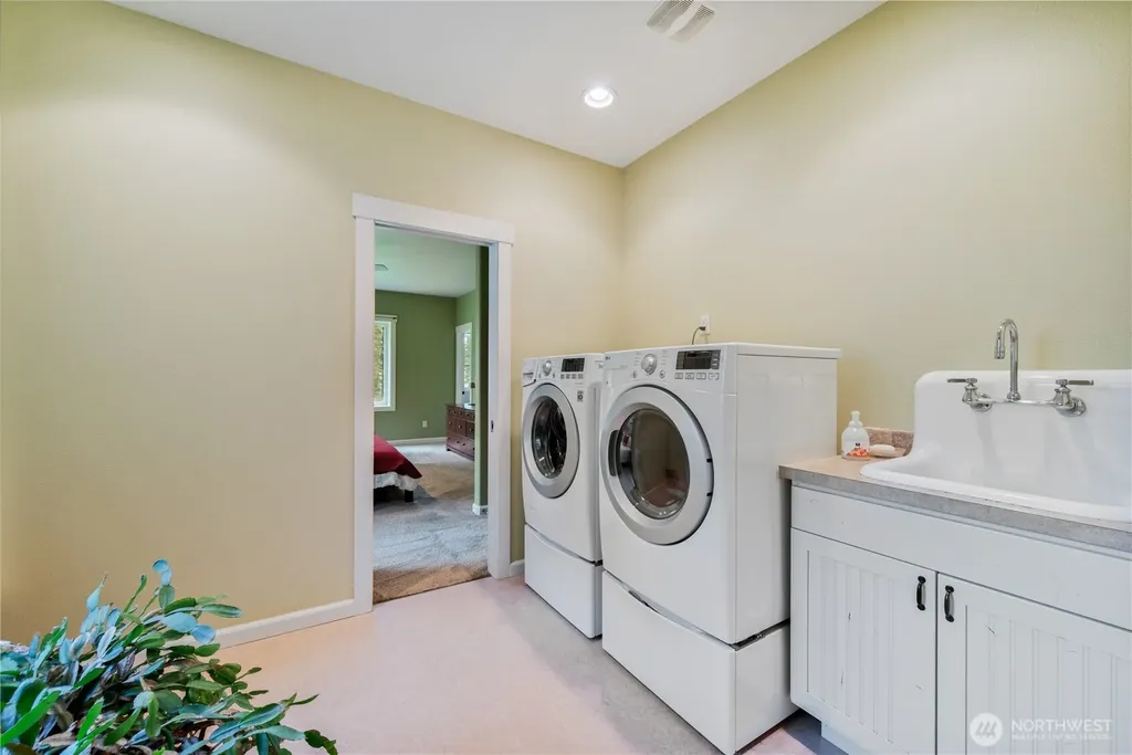180 Trinity Drive Castle Rock WA 98611