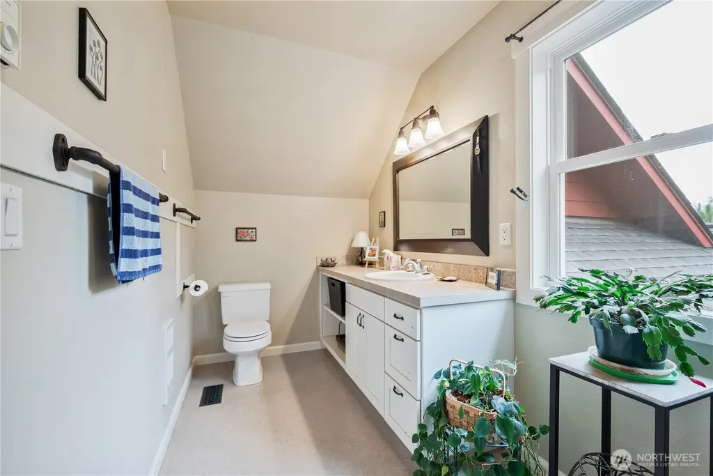 180 Trinity Drive Castle Rock WA 98611