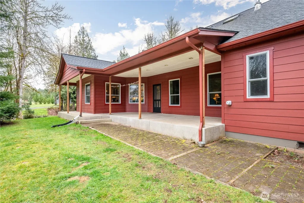 180 Trinity Drive Castle Rock WA 98611