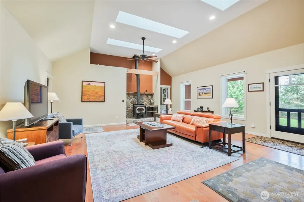 180 Trinity Drive Castle Rock WA 98611