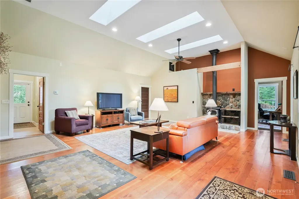 180 Trinity Drive Castle Rock WA 98611