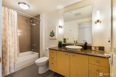 3104 Western Avenue Seattle WA 98121