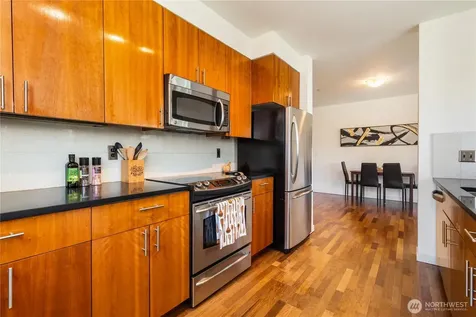 3104 Western Avenue Seattle WA 98121
