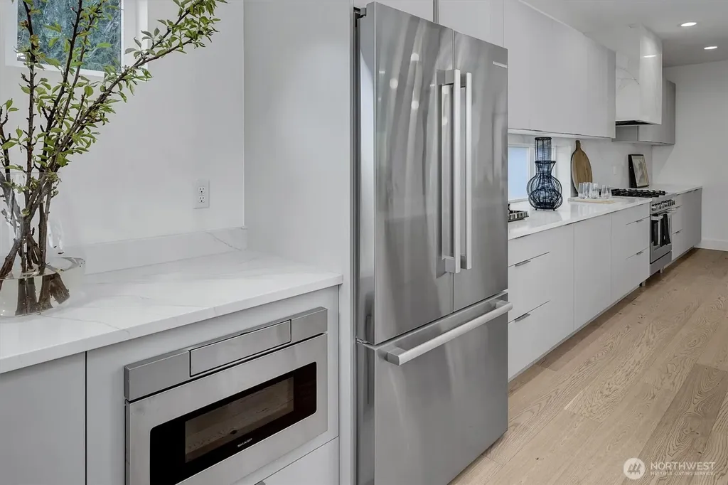 417 102nd Avenue SE Bellevue WA 98004