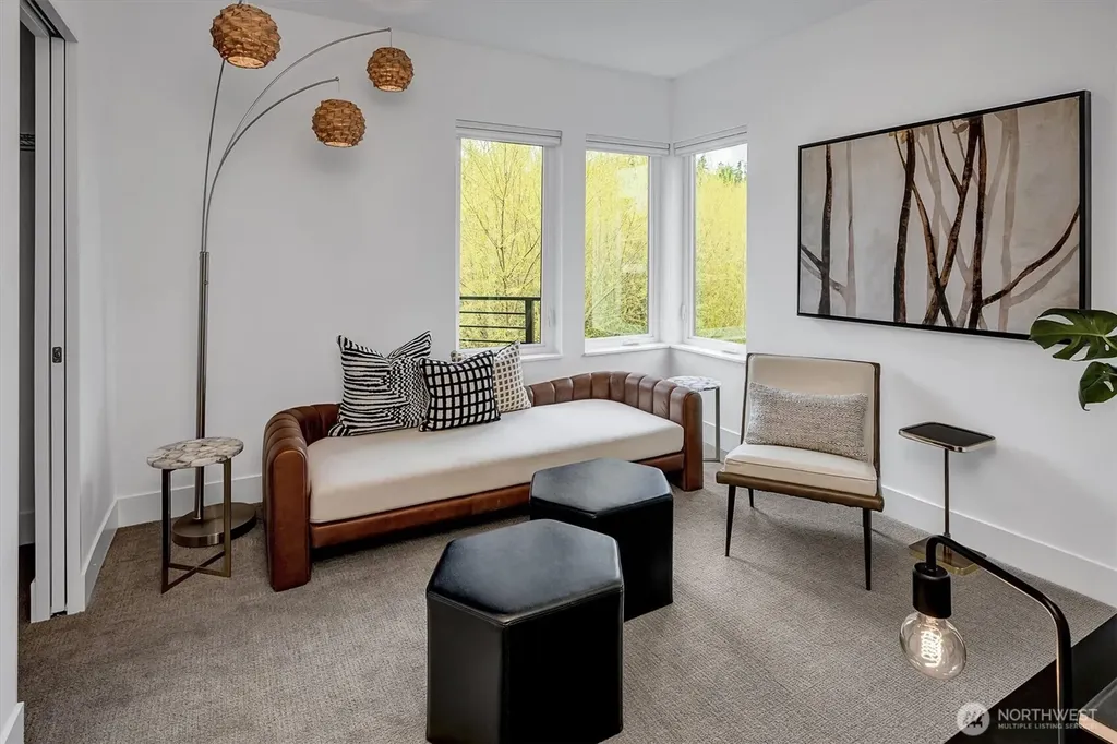 417 102nd Avenue SE Bellevue WA 98004