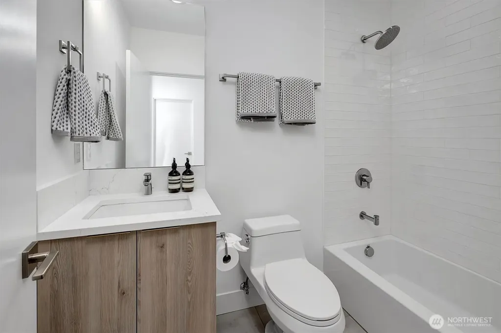 417 102nd Avenue SE Bellevue WA 98004