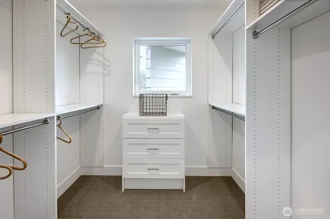 417 102nd Avenue SE Bellevue WA 98004