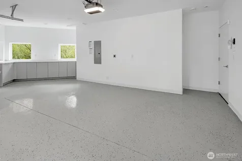 417 102nd Avenue SE Bellevue WA 98004