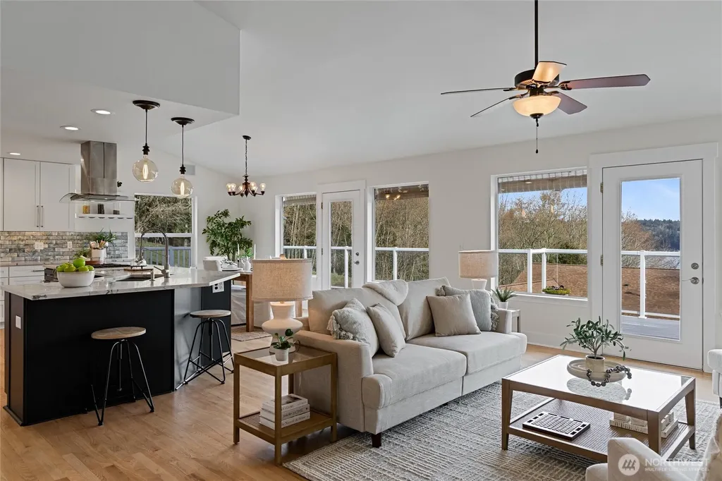 12421 6th Avenue NW Gig Harbor WA 98332