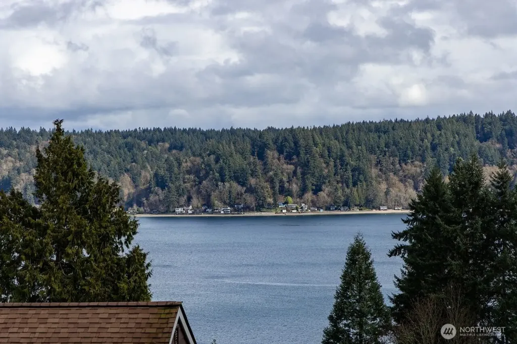 12421 6th Avenue NW Gig Harbor WA 98332