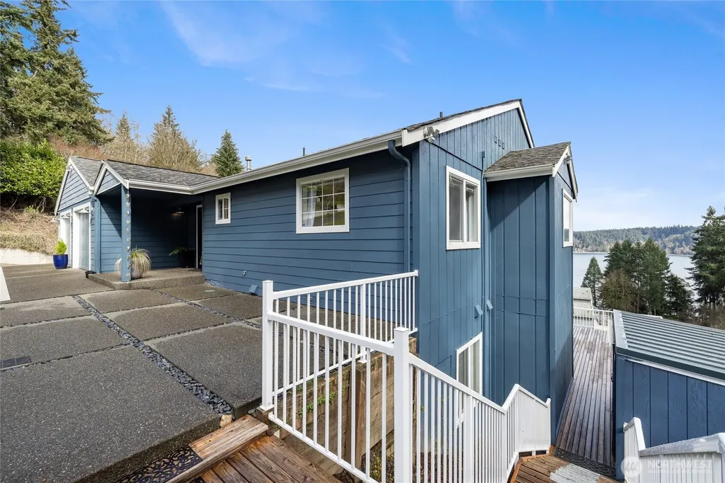 12421 6th Avenue NW Gig Harbor WA 98332