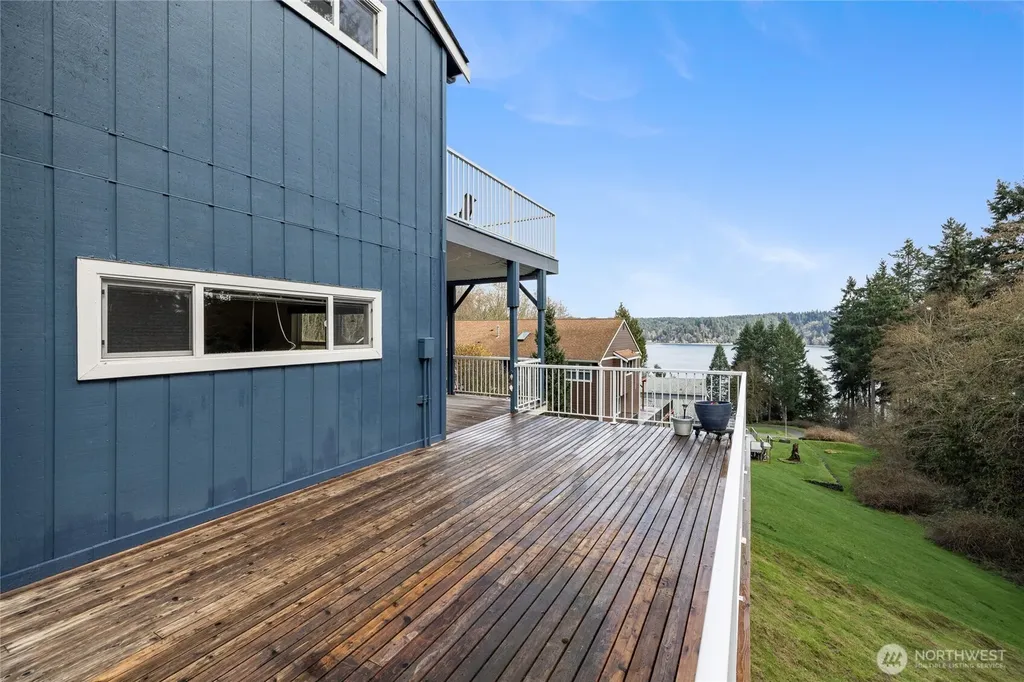 12421 6th Avenue NW Gig Harbor WA 98332