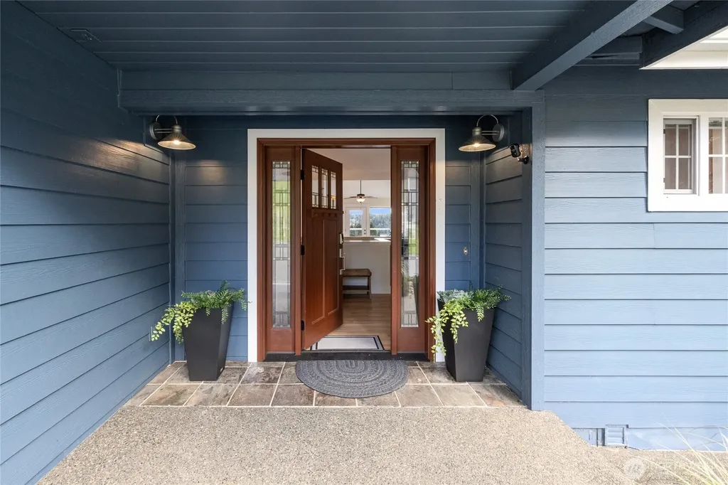 12421 6th Avenue NW Gig Harbor WA 98332