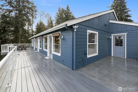 12421 6th Avenue NW Gig Harbor WA 98332