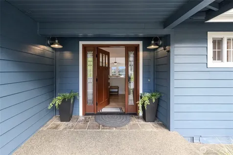 12421 6th Avenue NW Gig Harbor WA 98332
