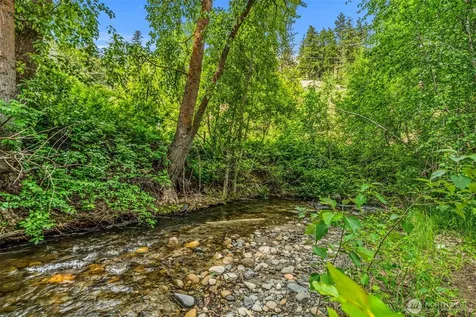 1395 Mission Creek Cashmere WA 98815