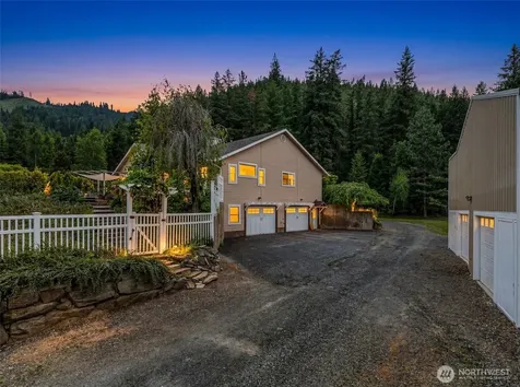 1395 Mission Creek Cashmere WA 98815