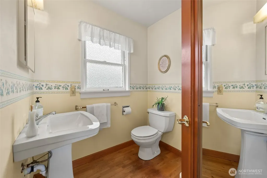9619 SW 268th Street Vashon WA 98070