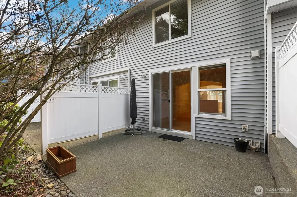 22609 42nd Place S Kent WA 98032