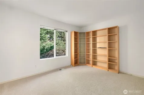 22609 42nd Place S Kent WA 98032
