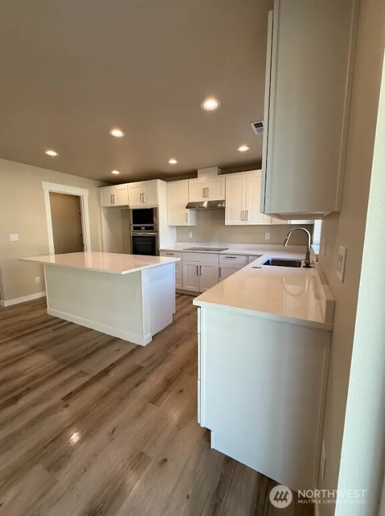 920 NW Sunburst Court Moses Lake WA 98837