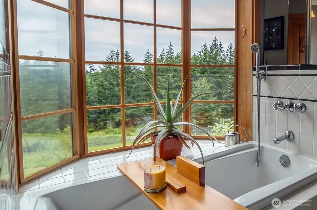 472 Redtail Lane Lopez Island WA 98261