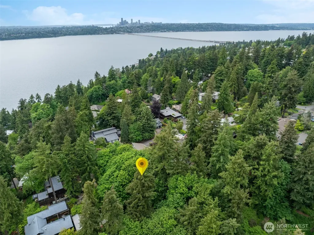 73 SE 38th Street Mercer Island WA 98040