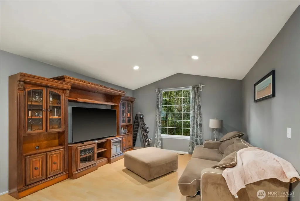 10405 Olympic Place Anderson Island WA 98303