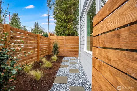 904 N 107th Street Seattle WA 98133