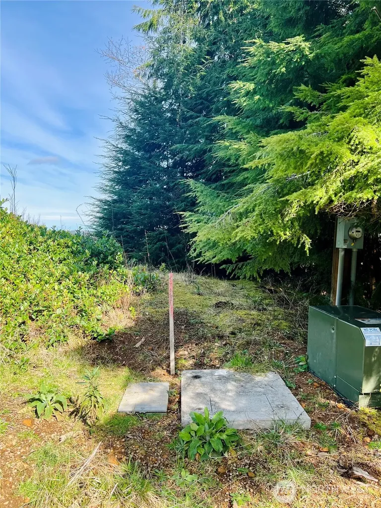 26 Lynn Point Lane South Bend WA 98586