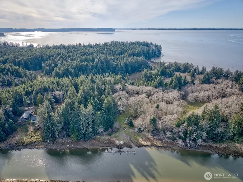 26 Lynn Point Lane South Bend WA 98586
