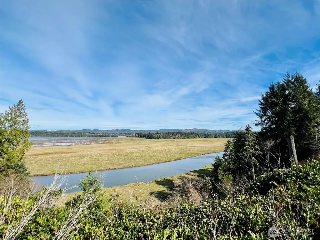 26 Lynn Point Lane South Bend WA 98586