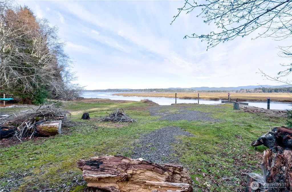 26 Lynn Point Lane South Bend WA 98586
