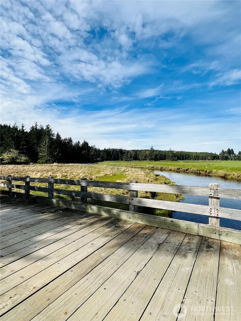 26 Lynn Point Lane South Bend WA 98586
