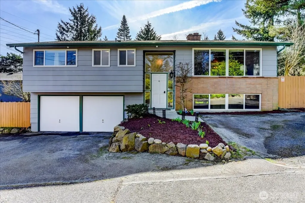 11242 Fremont Avenue N Seattle WA 98133