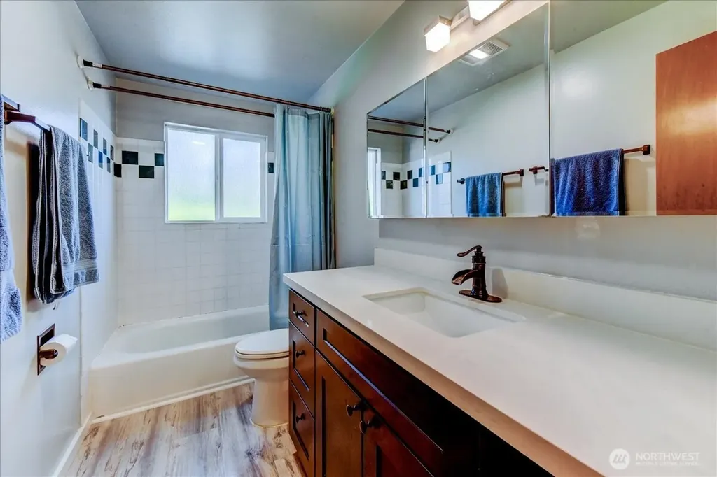 11242 Fremont Avenue N Seattle WA 98133