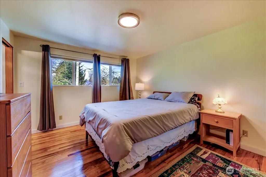 11242 Fremont Avenue N Seattle WA 98133