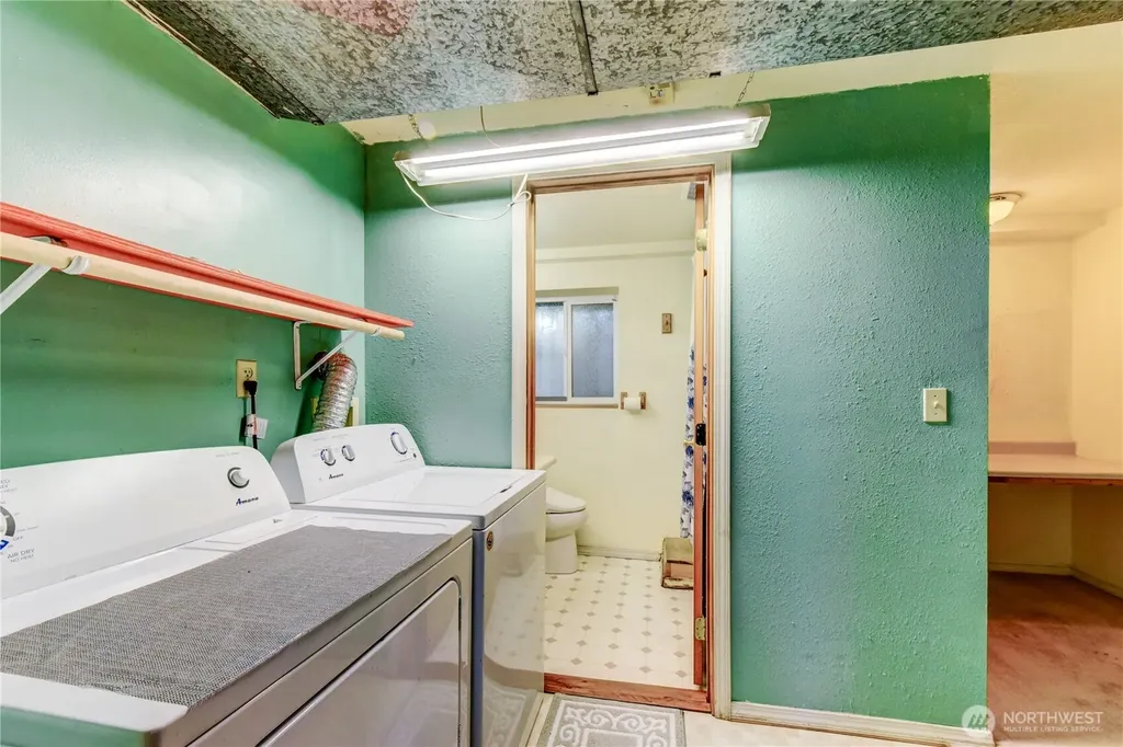 11242 Fremont Avenue N Seattle WA 98133