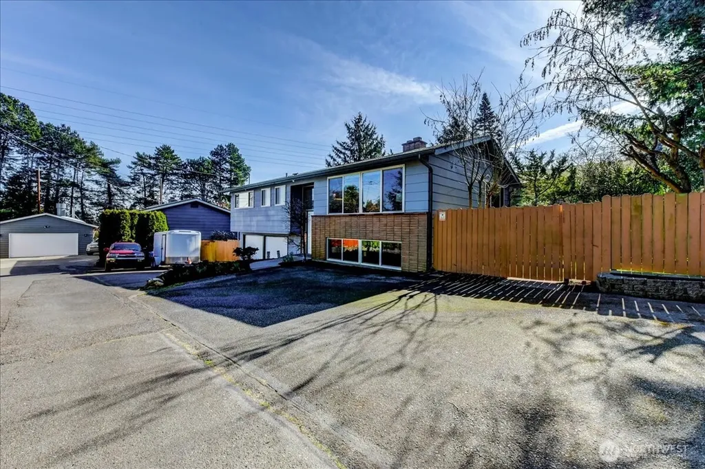 11242 Fremont Avenue N Seattle WA 98133