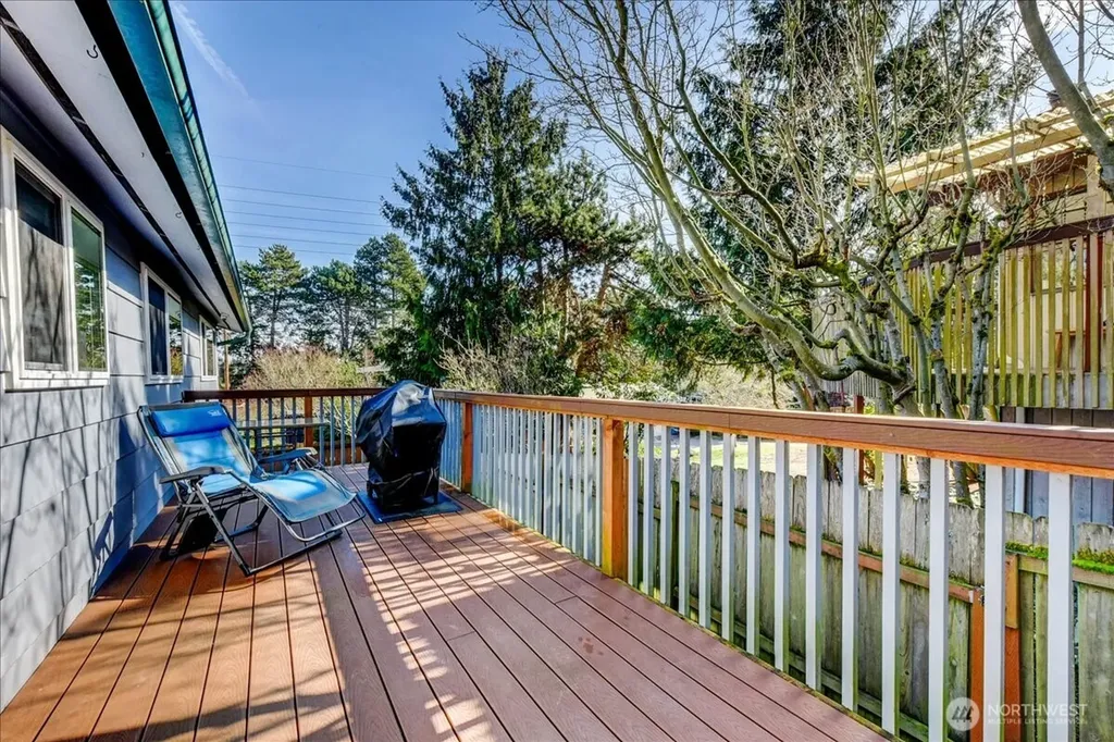 11242 Fremont Avenue N Seattle WA 98133